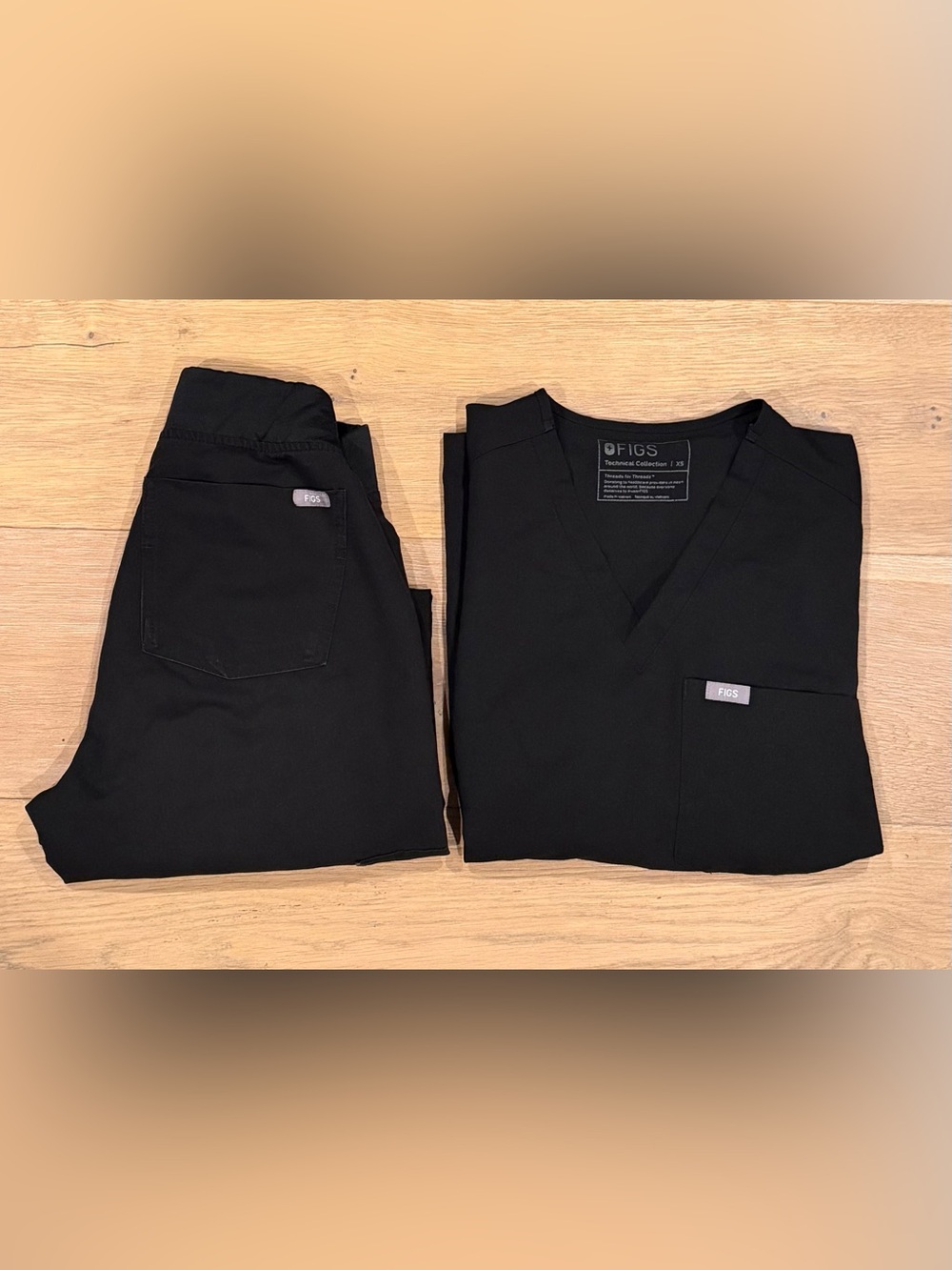 FIGS Scrub Set | Catarina Top XS | Zamora Jogger Pant XXS Black